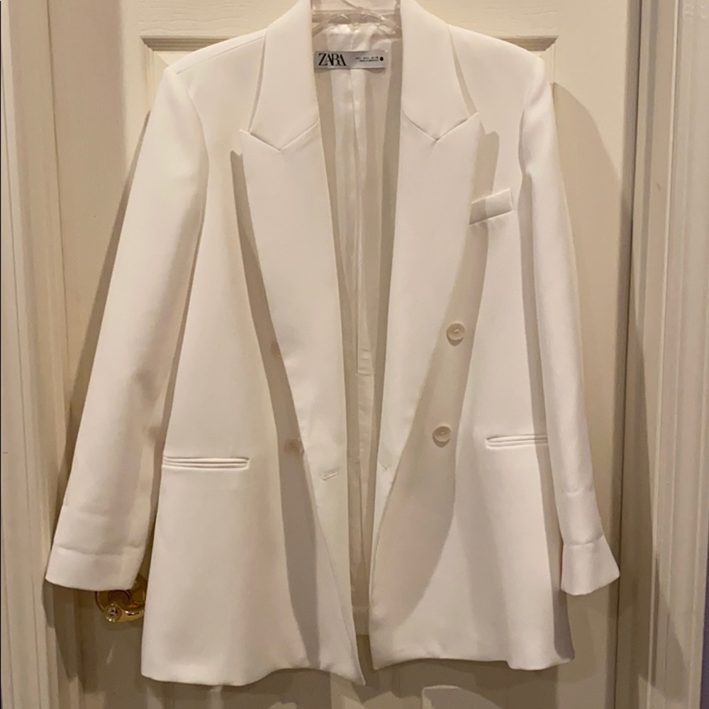 Oversized White Zara Blazer with shoulder pads